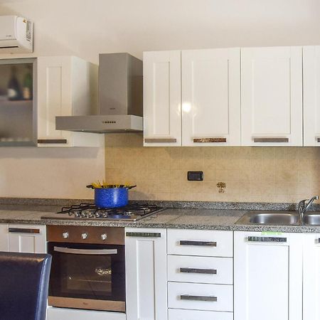 Beautiful Apartment In Vibo Pizzo With Kitchen Vibo Valentia Exterior foto