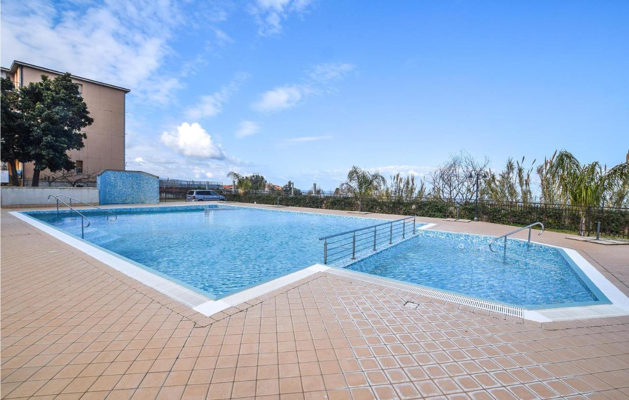 Beautiful Apartment In Vibo Pizzo With Kitchen Vibo Valentia Exterior foto